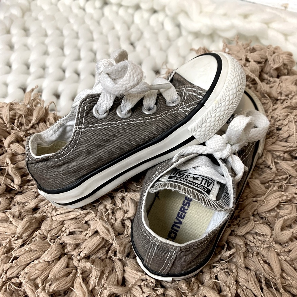 Unisex Grey toddler CONVERSE sneaker